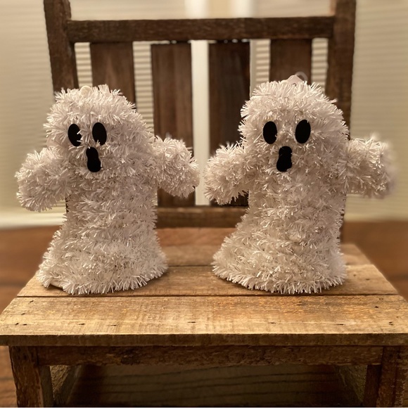 Halloween Ghost Kitchen Towels, Ghost Tinsel Decor & Ghost Tier Tray Decor Set - Picture 12 of 14